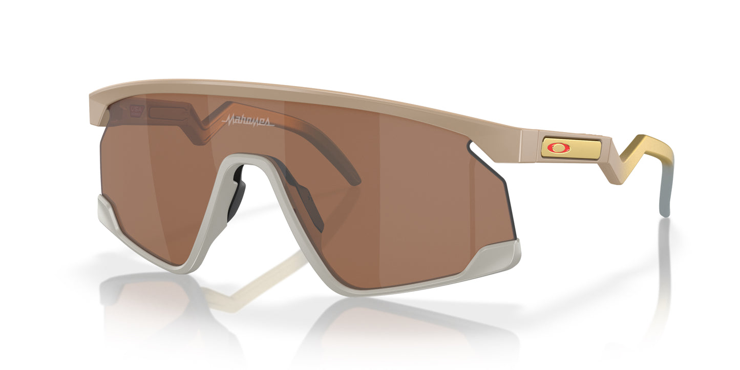 Oakley BXTR Patrick Mahomes II Collection - biket.co.za