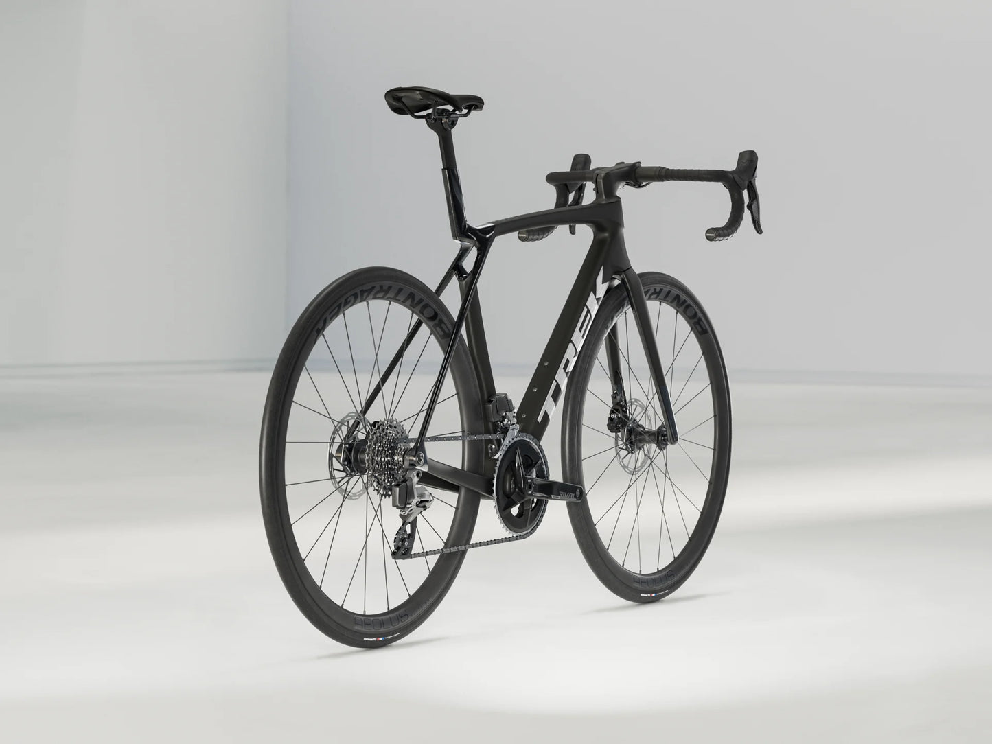 2025 Trek Madone SL 6 AXS Gen 8 - Matte Dark Web - biket.co.za