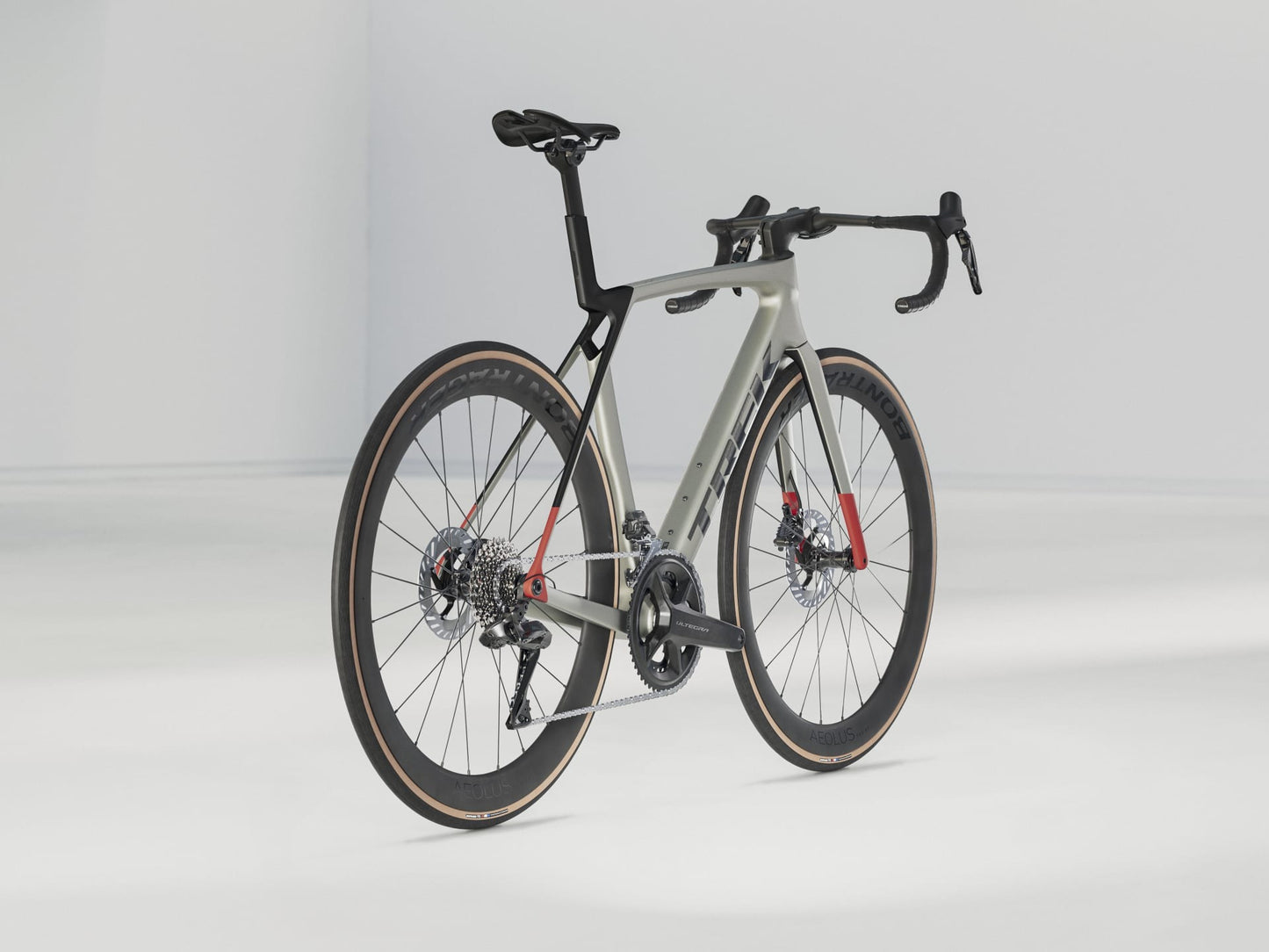 Trek Madone SL 7 Gen 8 - Matte Lunar Silver - biket.co.za