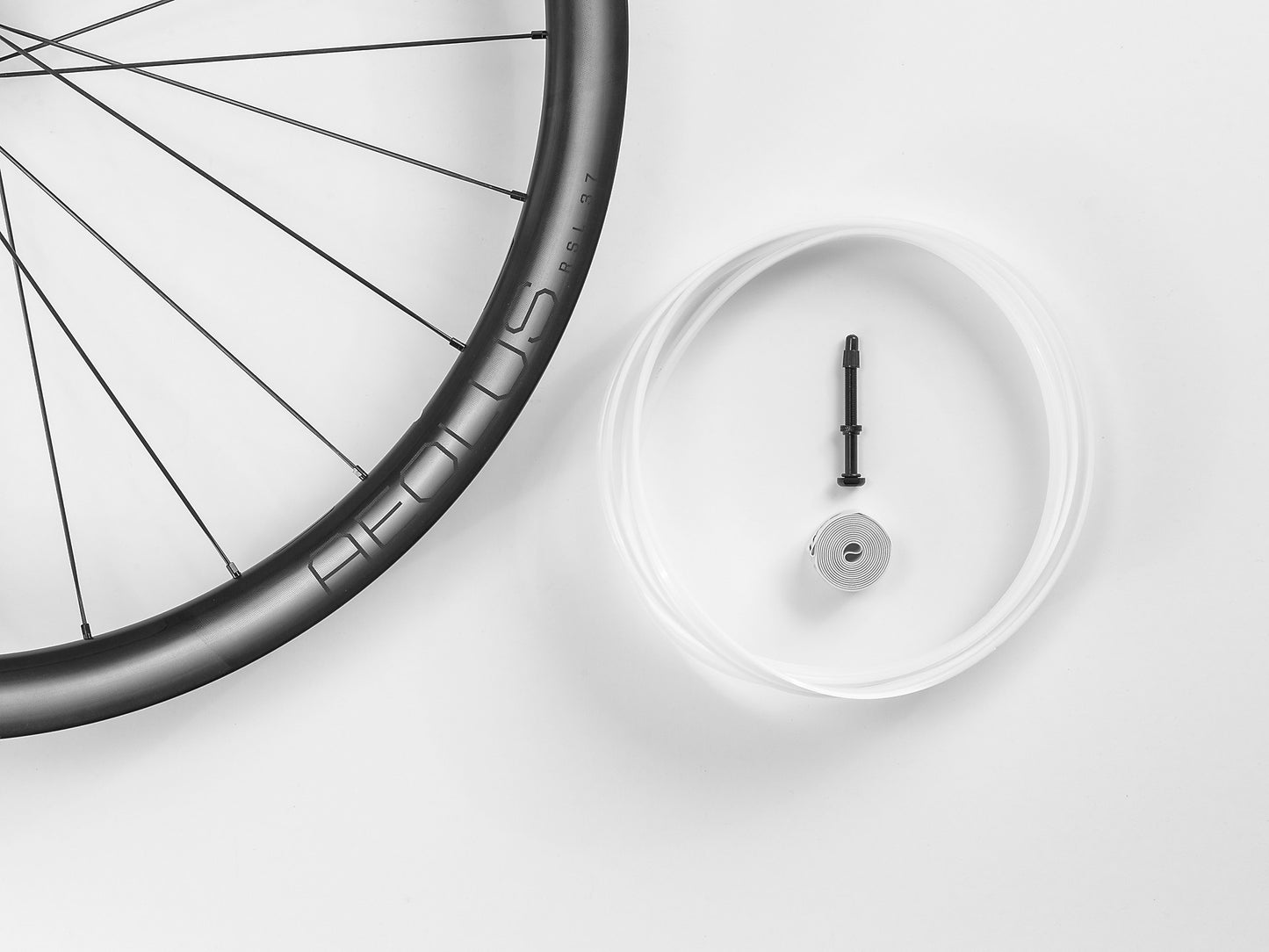 Bontrager Aeolus RSL 37 TLR Disc Road Wheel - biket.co.za