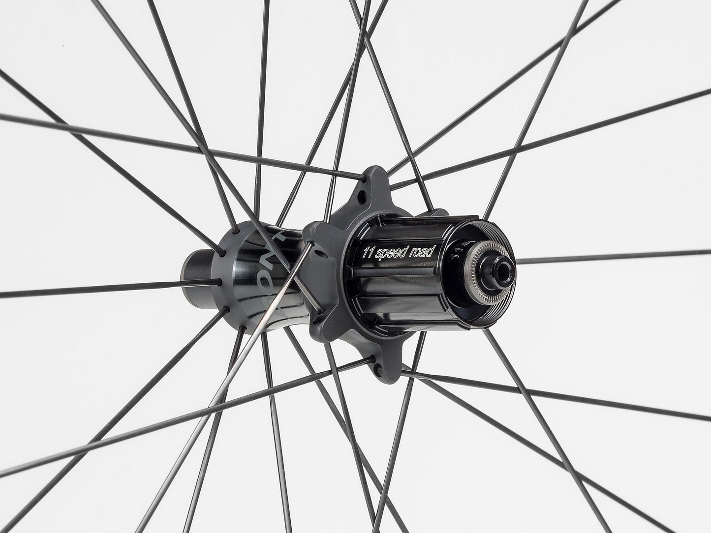 Bontrager Aeolus XXX 2 TLR Clincher Road Wheel - biket.co.za