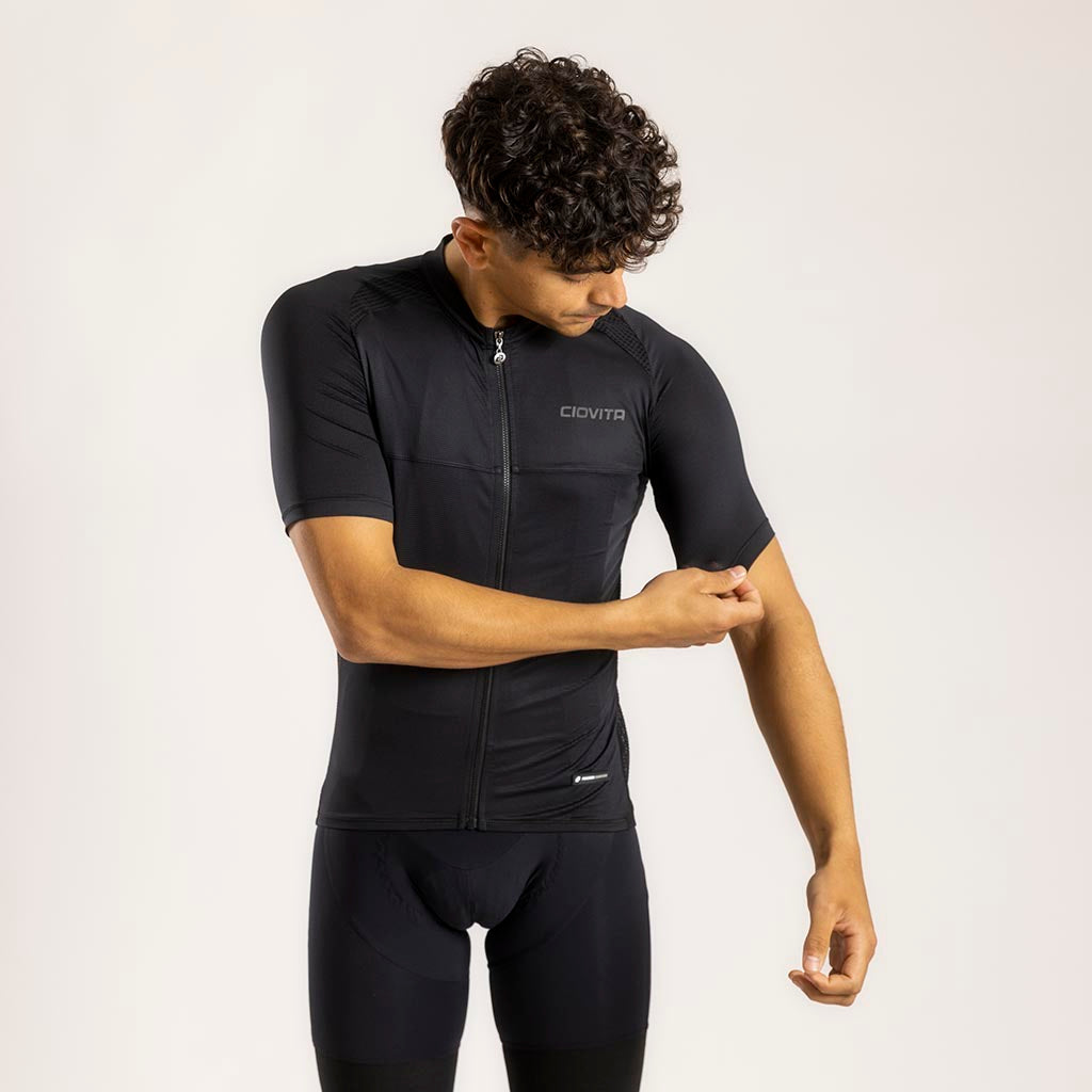Ciovita Men's Nucleo Sport Fit Jersey- Black - biket.co.za