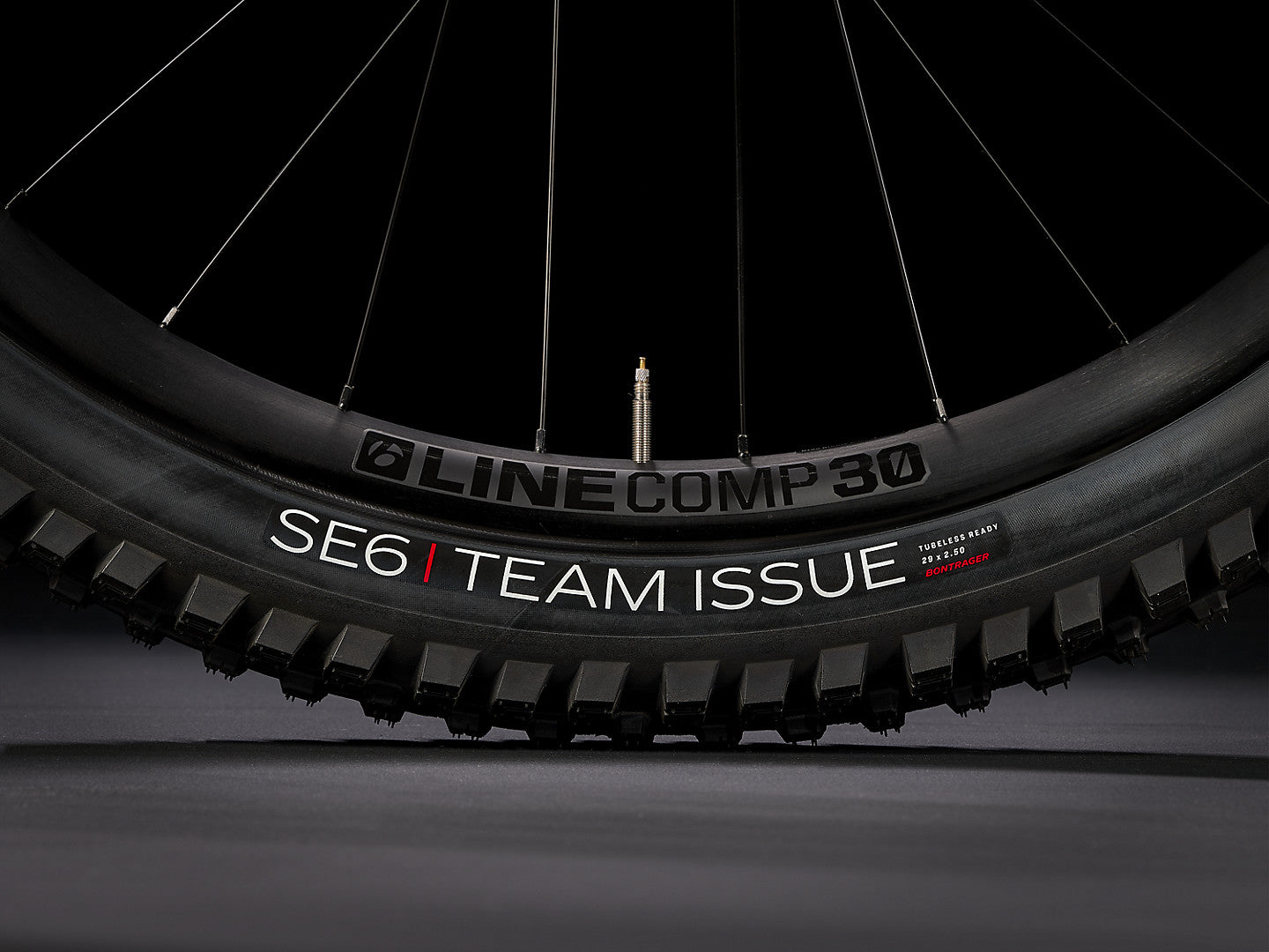 2023 Trek Rail 9.8 GX AXS - Carbon Red Smoke/Viper Red⚡️ - biket.co.za